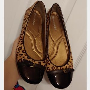 Leopard print flush rubber toe tap shoes